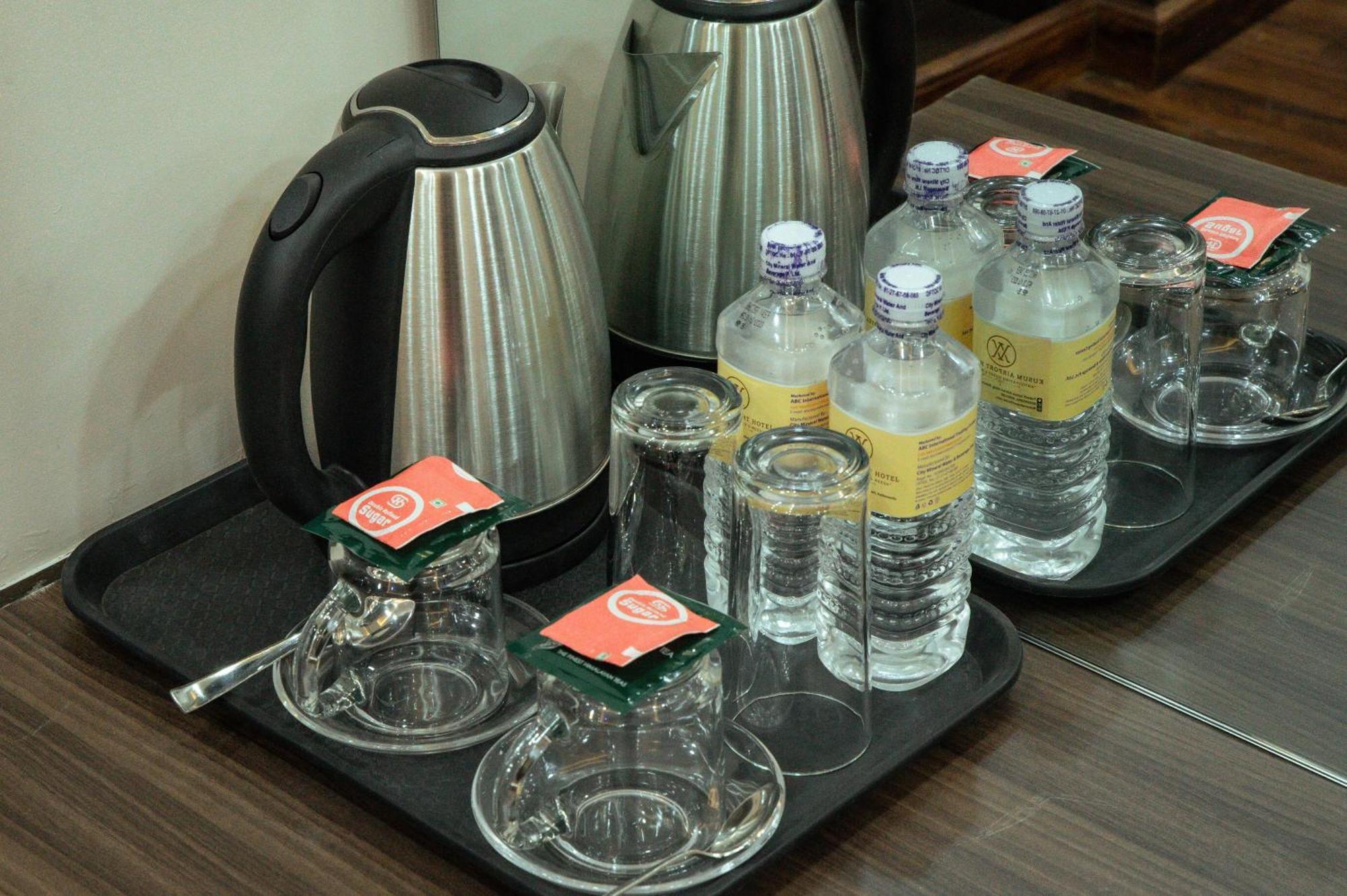 Kusum Airport Hotel Kathmandu Esterno foto