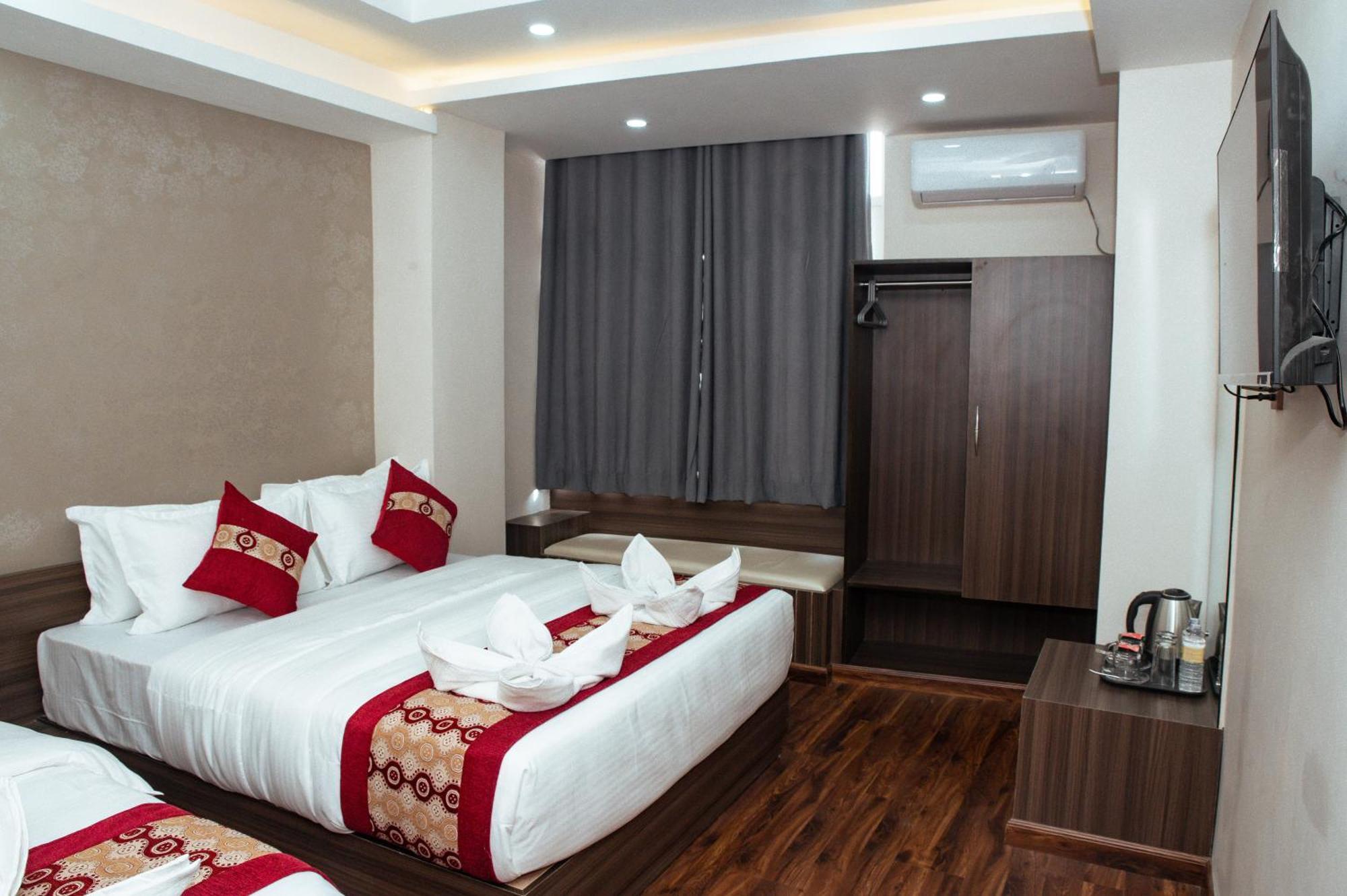 Kusum Airport Hotel Kathmandu Esterno foto