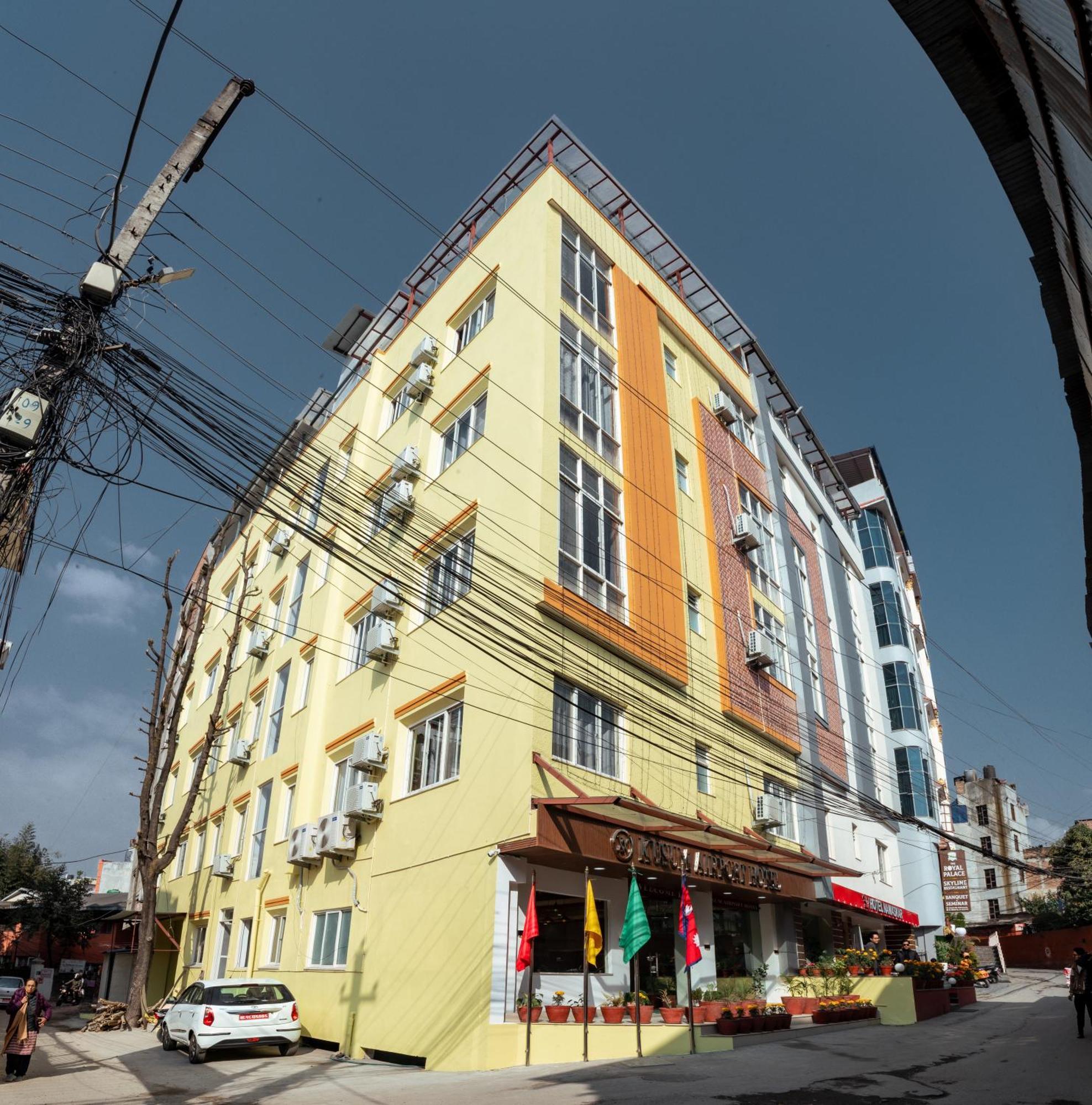Kusum Airport Hotel Kathmandu Esterno foto